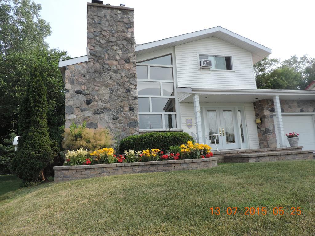 Fanny Et Maxime Apartment Gatineau Bagian luar foto